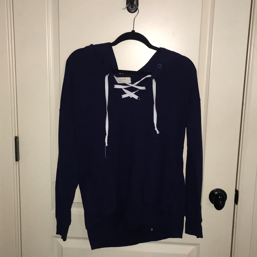 Sweater with ties